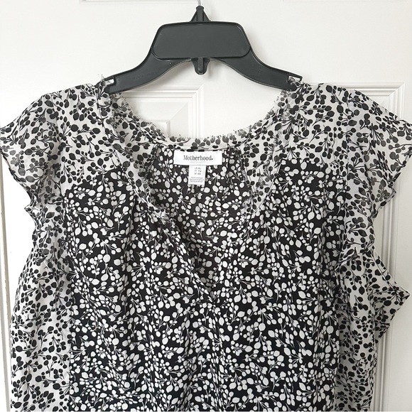 Motherhood Maternity black and white floral blouse, size XL - Picture 3 of 8